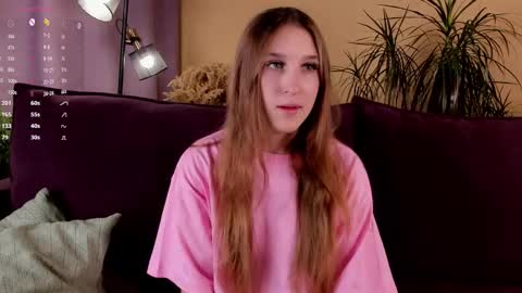 Snapshot of oziecarmona chatting on 13, 9, 2025 Caroline or just Lina online show from 13, 9, 2025