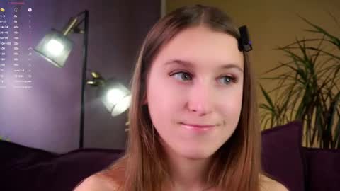 Snapshot of oziecarmona chatting on 22, 9, 2025 Caroline or just Lina online show from 22, 9, 2025