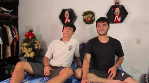 Snapshot of p_jhon chatting on 25, 11, 2025 P online show from 25, 11, 2025