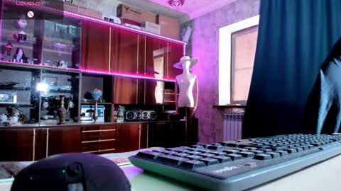 Ella online show from 11, 9, 2025