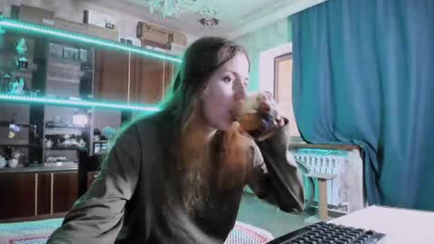 Snapshot of pa1e_pr1ncess chatting on 27, 5, 2026 Ella online show from 27, 5, 2026