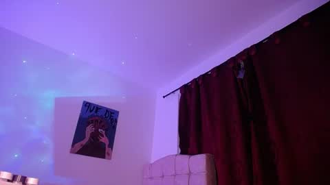 Snapshot of paariss_ chatting on 12, 6, 2026 Paris online show from 12, 6, 2026
