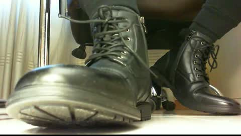 Snapshot of pablomenesssl chatting on 8, 1, 2025 Pablo Meness online show from 8, 1, 2025