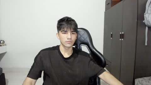 Snapshot of pakun_ chatting on 2, 1, 2025 pakun_ online show from 2, 1, 2025
