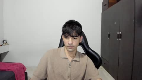 Snapshot of pakun_ chatting on 5, 1, 2025 pakun_ online show from 5, 1, 2025