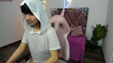 palmerfox_tay online show from 12, 1, 2025