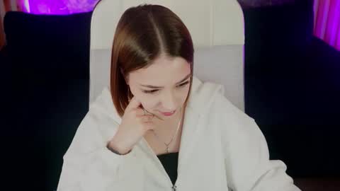 Snapshot of pambeeslyy chatting on 1, 10, 2025 Pam online show from 1, 10, 2025