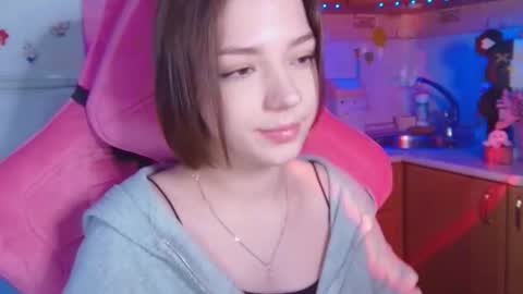 Snapshot of pambeeslyy chatting on 18, 7, 2026 Pam online show from 18, 7, 2026