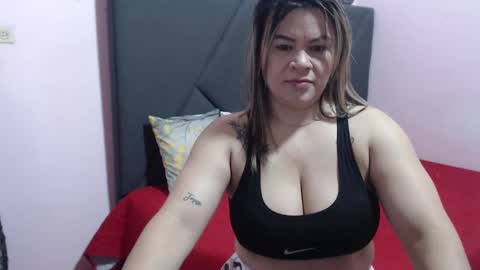 Snapshot of pamela_echeverria chatting on 2, 10, 2025 pamela_echeverria online show from 2, 10, 2025