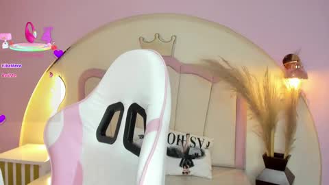 Princess Pamela  online show from 23, 4, 2026