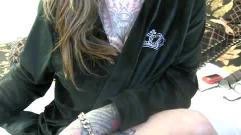 PAMELA GUNNS online show from 29, 1, 2025