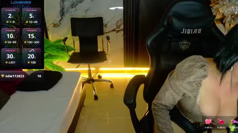 Snapshot of pamelajackson__ chatting on 6, 1, 2025 Paola online show from 6, 1, 2025