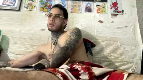 Snapshot of panthers_room chatting on 1, 1, 2025 panthers_room online show from 1, 1, 2025
