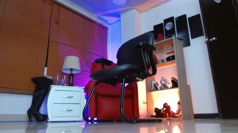 PAOLA  online show from 1, 12, 2025