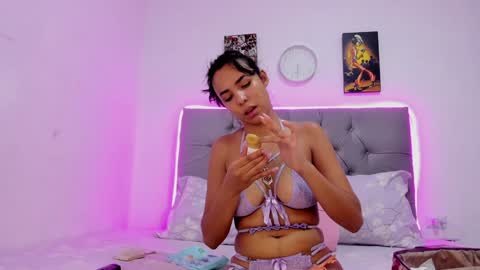 Snapshot of paolabigboobs_ chatting on 17, 12, 2024 paola online show from 17, 12, 2024