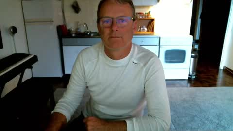 papa_show online show from 9, 1, 2025