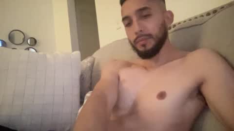 papicubano_guapo23cm online show from 7, 12, 2024