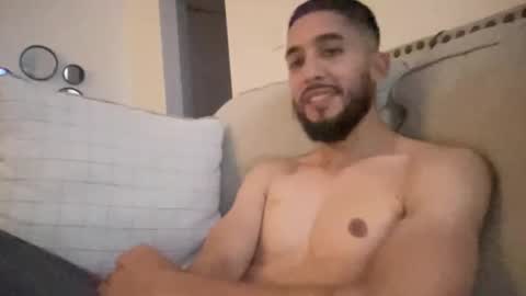 papicubano_guapo23cm online show from 6, 10, 2025