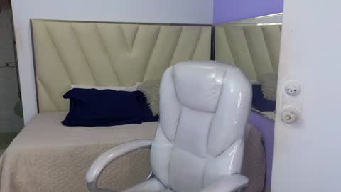 Amy and my doll online show from 31, 12, 2024