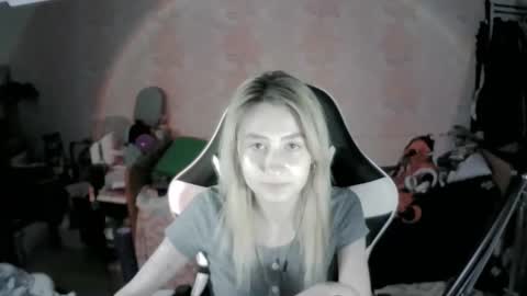 paradise_shade online show from 24, 11, 2025