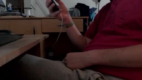 Snapshot of paranoiid chatting on 20, 9, 2025 Sascha online show from 20, 9, 2025