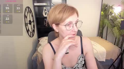Snapshot of paris_cherry chatting on 19, 5, 2026 Paris online show from 19, 5, 2026
