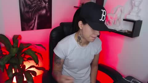 Paris D angelo online show from 15, 2, 2025