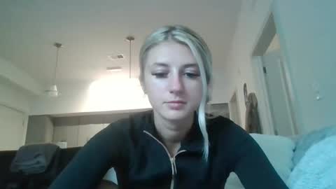 Snapshot of parisbaby2000 chatting on 25, 9, 2025 parisbaby2000 online show from 25, 9, 2025