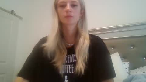 Snapshot of parisbaby2000 chatting on 29, 9, 2025 parisbaby2000 online show from 29, 9, 2025