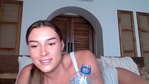 Snapshot of parisbabyxox chatting on 18, 12, 2024 ParisBabyxox online show from 18, 12, 2024
