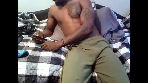 Snapshot of parlaytellio chatting on 8, 4, 2026 Parlay Tellio online show from 8, 4, 2026