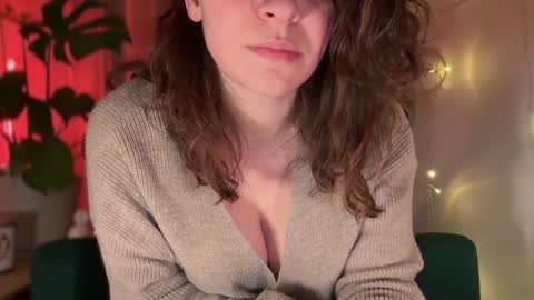 Snapshot of passionessa chatting on 4, 2, 2025 Call me Miss Alice Careful Passion Queen online show from 4, 2, 2025