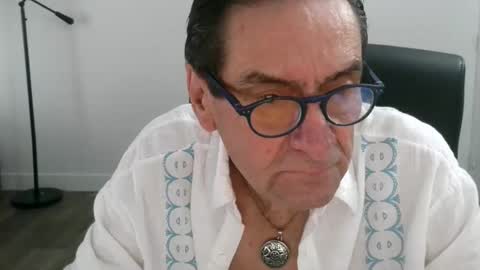 Snapshot of pastelito76 chatting on 19, 12, 2025 Bob online show from 19, 12, 2025