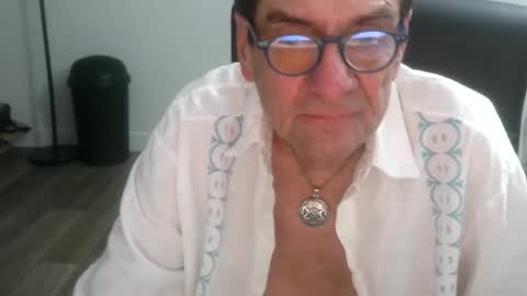 Snapshot of pastelito76 chatting on 12, 1, 2026 Bob online show from 12, 1, 2026