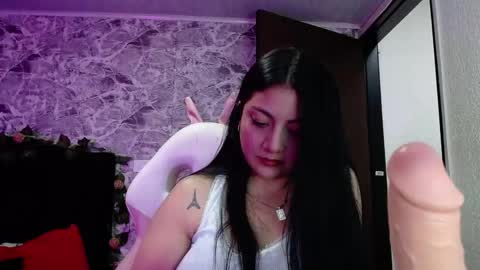 pau cute online show from 5, 11, 2025