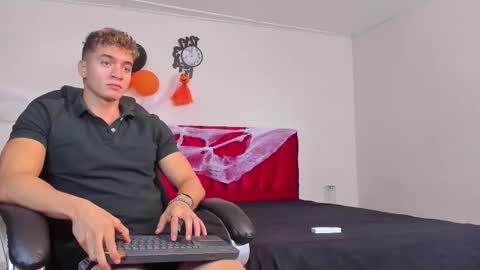 Paull George online show from 16, 10, 2025