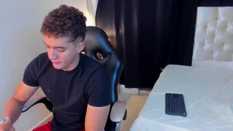 Paull George online show from 31, 3, 2026