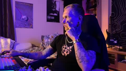 Snapshot of paul_razor chatting on 19, 5, 2026 Paul online show from 19, 5, 2026