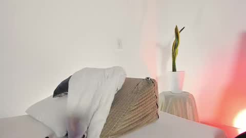 Paula perez - online show from 4, 11, 2025