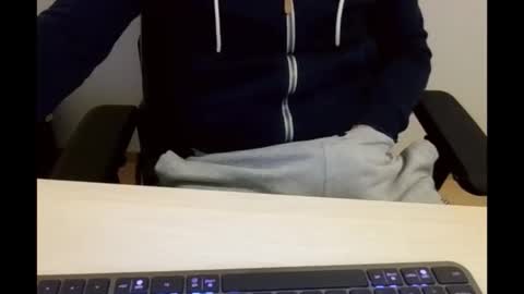 paulbazo83 online show from 19, 11, 2025