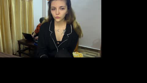 Isla  Chase online show from 12, 12, 2024