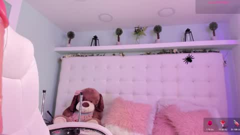 paulha_miller online show from 3, 11, 2025