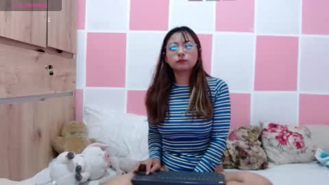 Snapshot of paulina_mosh chatting on 10, 11, 2025 Paulina mosh online show from 10, 11, 2025
