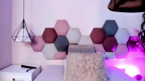 Paulina Saint online show from 12, 1, 2026