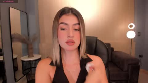 Paulina Santos  online show from 11, 3, 2025