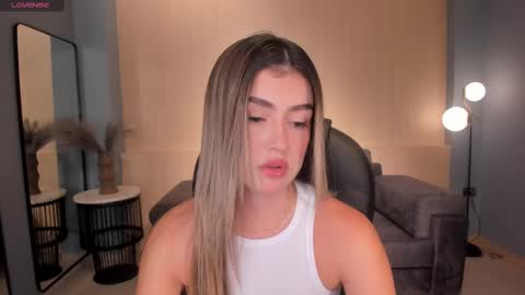 Paulina Santos  online show from 12, 3, 2025