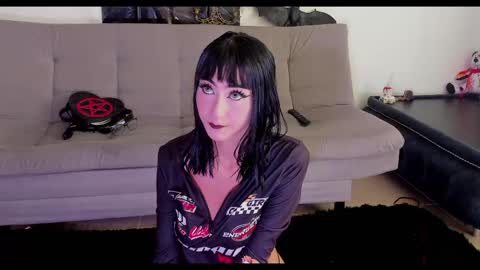 Snapshot of pauline_rouge chatting on 4, 10, 2025 Pauline online show from 4, 10, 2025