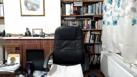 Snapshot of paull56r_ chatting on 12, 10, 2025 Hi Im Paul online show from 12, 10, 2025