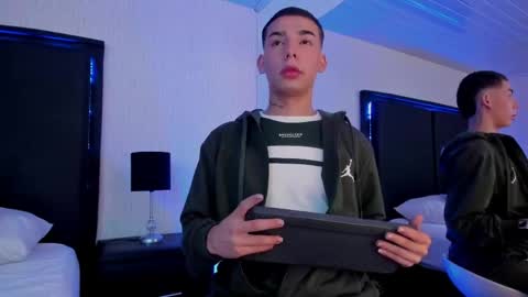 PaulSaenz online show from 28, 4, 2026