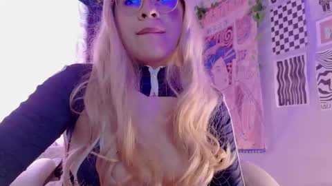  P E A C H   online show from 5, 1, 2026